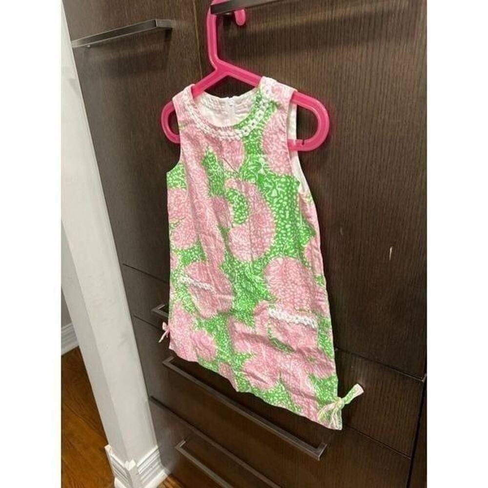 Lilly Pulitzer Shift Dress GIRLS Sz 5 Green Pink Strawberry Cocktail Martini